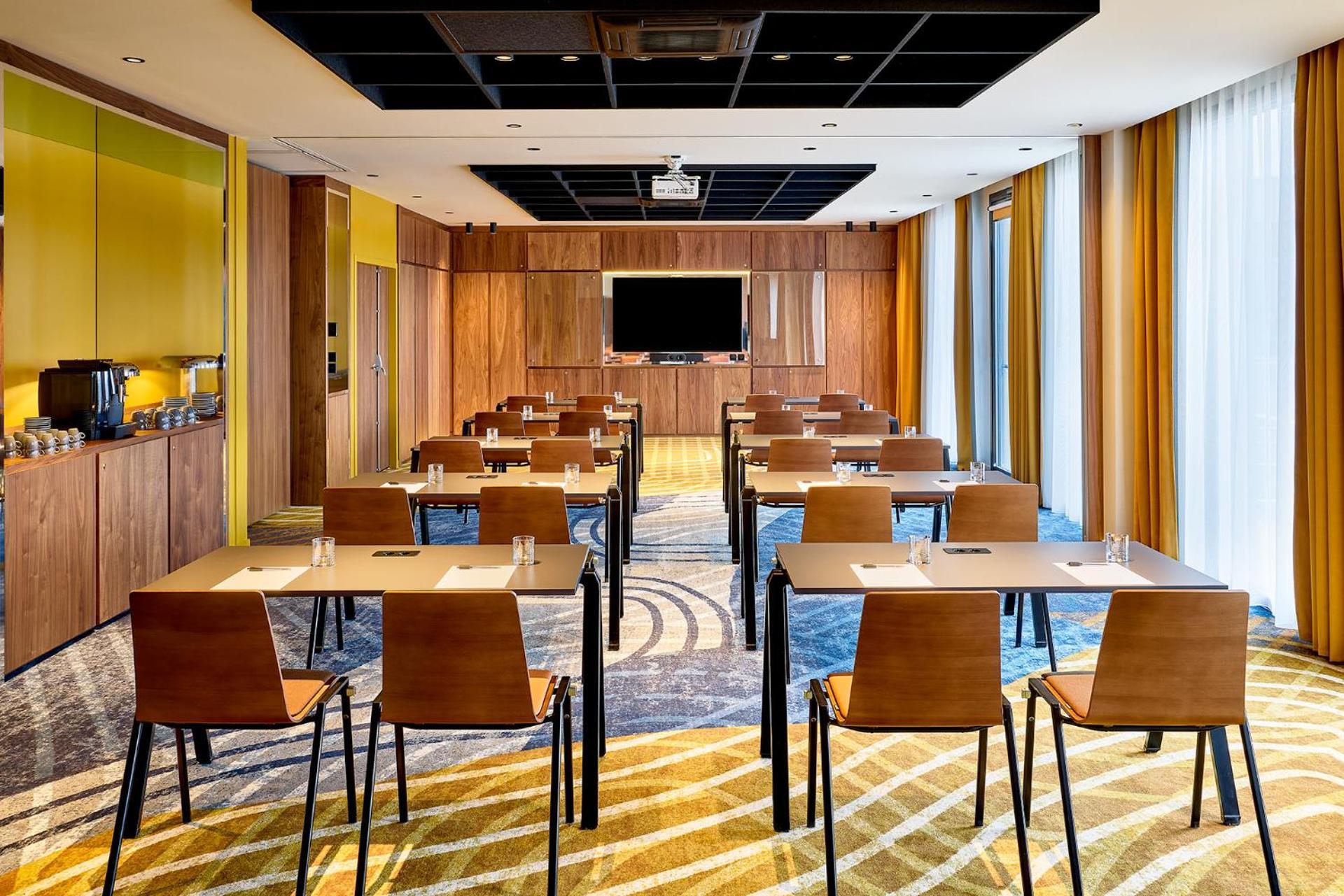 Courtyard By Marriott Lyon Eurexpo Stadium เฌอนาส์ ภายนอก รูปภาพ