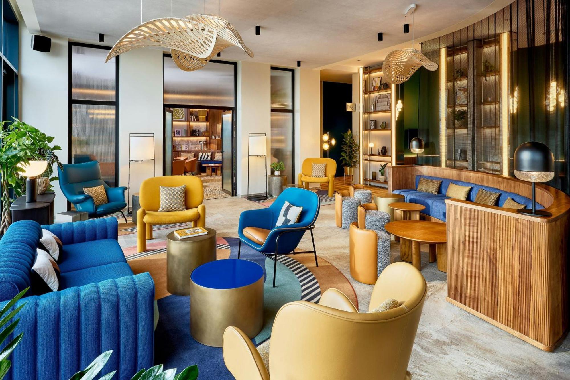 Courtyard By Marriott Lyon Eurexpo Stadium เฌอนาส์ ภายนอก รูปภาพ