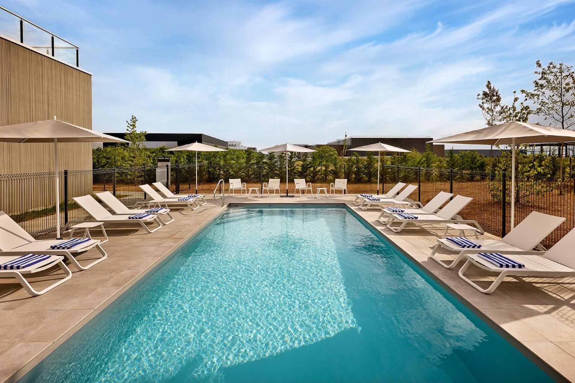 Courtyard By Marriott Lyon Eurexpo Stadium เฌอนาส์ ภายนอก รูปภาพ